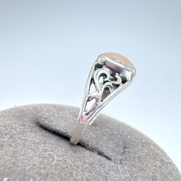 VTG Sterling Silver 925 Mother of Pearl Scroll Design Statement Ring Size 4.5 - Picture 3 of 8